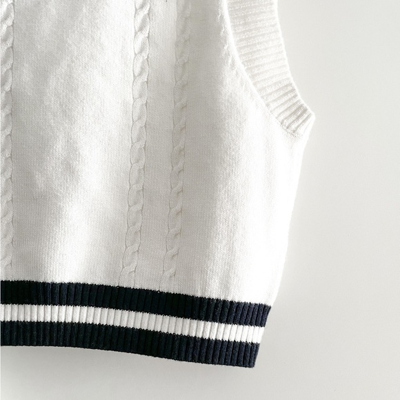 SUNDAY Best Cropped Sweater Vest - Picture 5 of 11